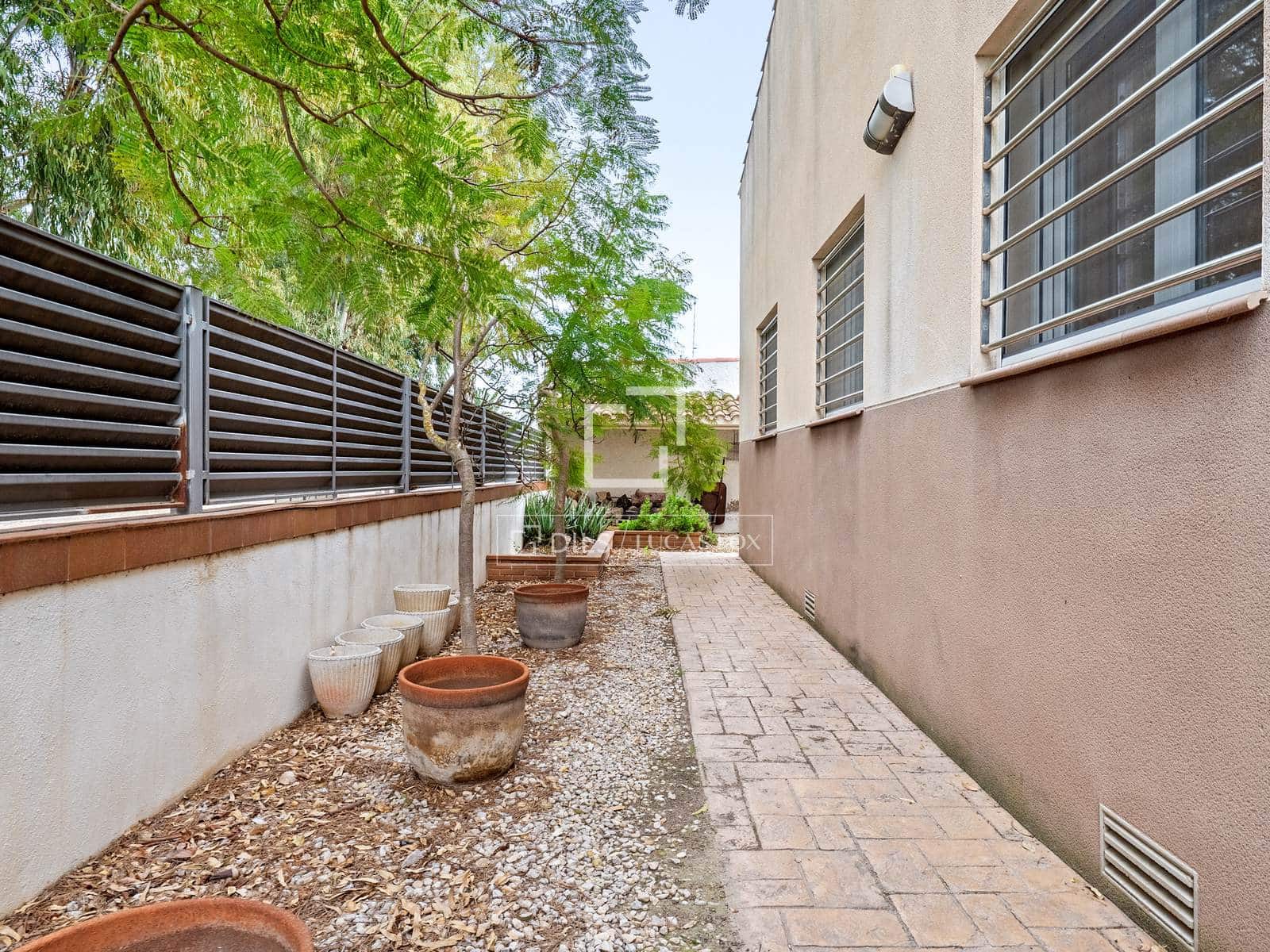 5 slaapkamer Villa te koop in Deltebre met zwembad garage - € 695.000 (Ref: 9525070)