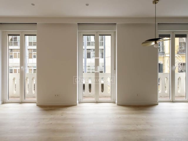 Apartamento de 3 habitaciones en Madrid ciudad en alquiler - 3.500 € (Ref: 9525071)