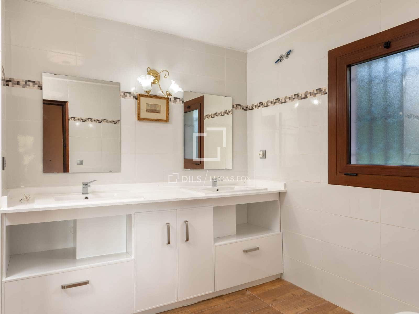 Chalet de 5 habitaciones en Santa Cristina d'Aro en venta con piscina garaje - 1.070.000 € (Ref: 9528041)