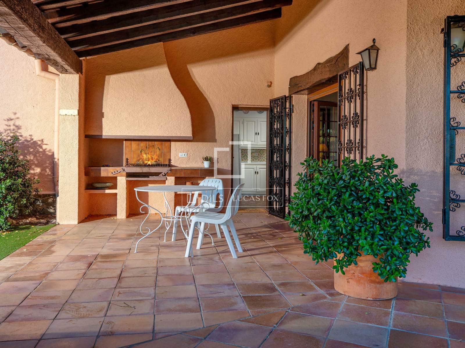 Chalet de 5 habitaciones en Santa Cristina d'Aro en venta con piscina garaje - 1.070.000 € (Ref: 9528041)