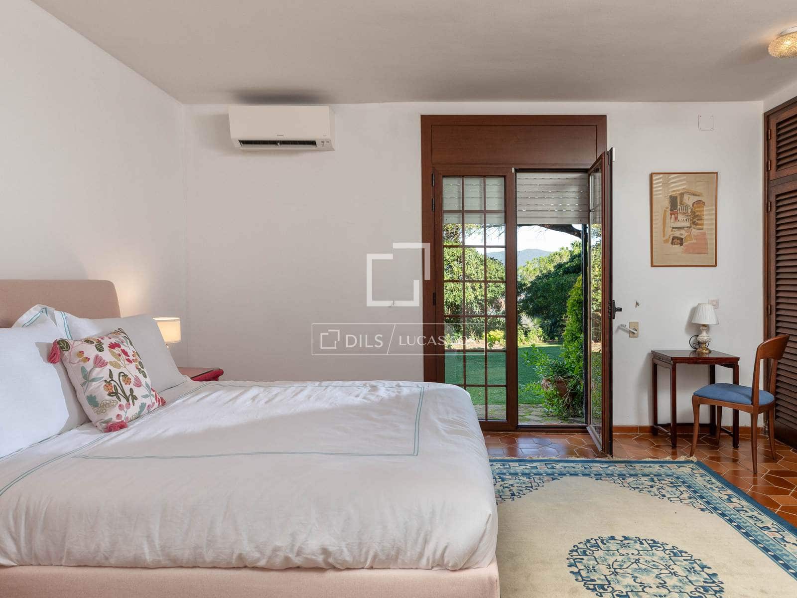 Chalet de 5 habitaciones en Santa Cristina d'Aro en venta con piscina garaje - 1.070.000 € (Ref: 9528041)