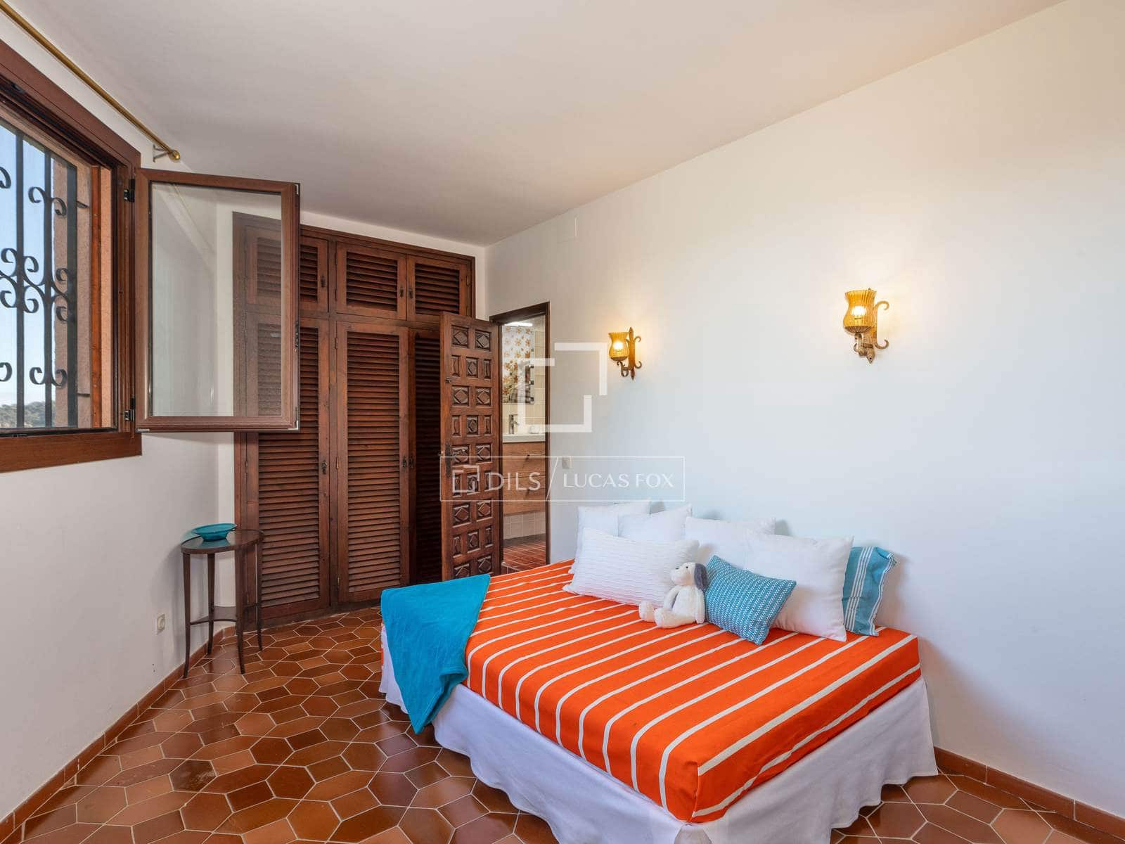 Chalet de 5 habitaciones en Santa Cristina d'Aro en venta con piscina garaje - 1.070.000 € (Ref: 9528041)