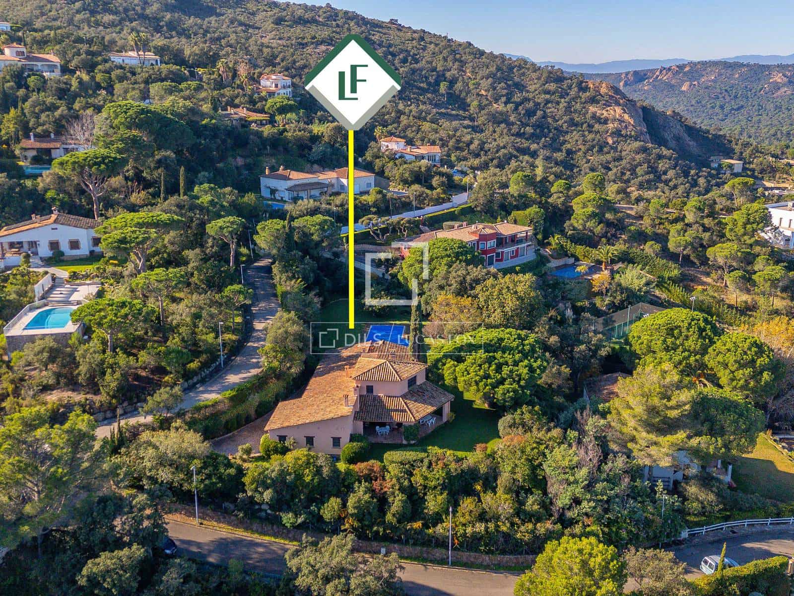 Chalet de 5 habitaciones en Santa Cristina d'Aro en venta con piscina garaje - 1.070.000 € (Ref: 9528041)