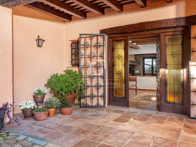 Chalet de 5 habitaciones en Santa Cristina d'Aro en venta con piscina garaje - 1.070.000 € (Ref: 9528041)