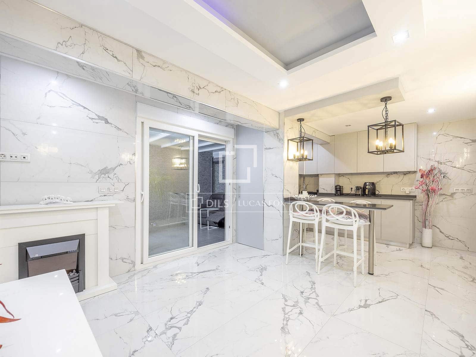 2 slaapkamer Appartement te koop in Valencia stad - € 549.000 (Ref: 9528492)