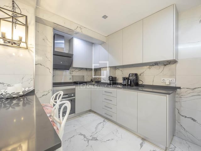 2 slaapkamer Appartement te koop in Valencia stad - € 549.000 (Ref: 9528492)