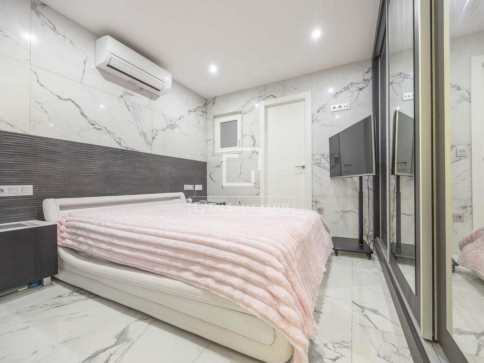 2 slaapkamer Appartement te koop in Valencia stad - € 549.000 (Ref: 9528492)