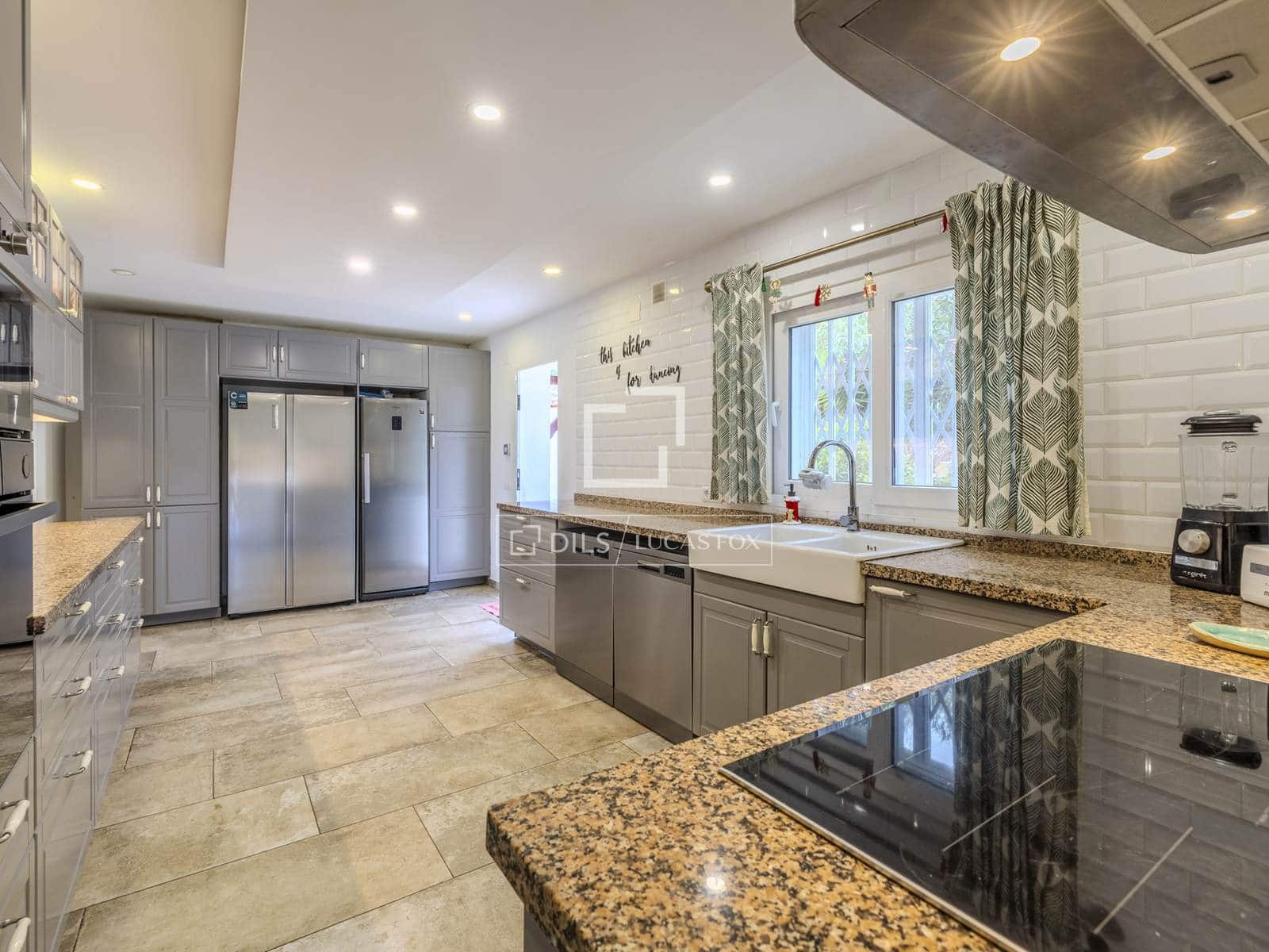 5 soveværelse Villa til salg i Javea / Xabia med swimmingpool garage - € 995.900 (Ref: 9528996)