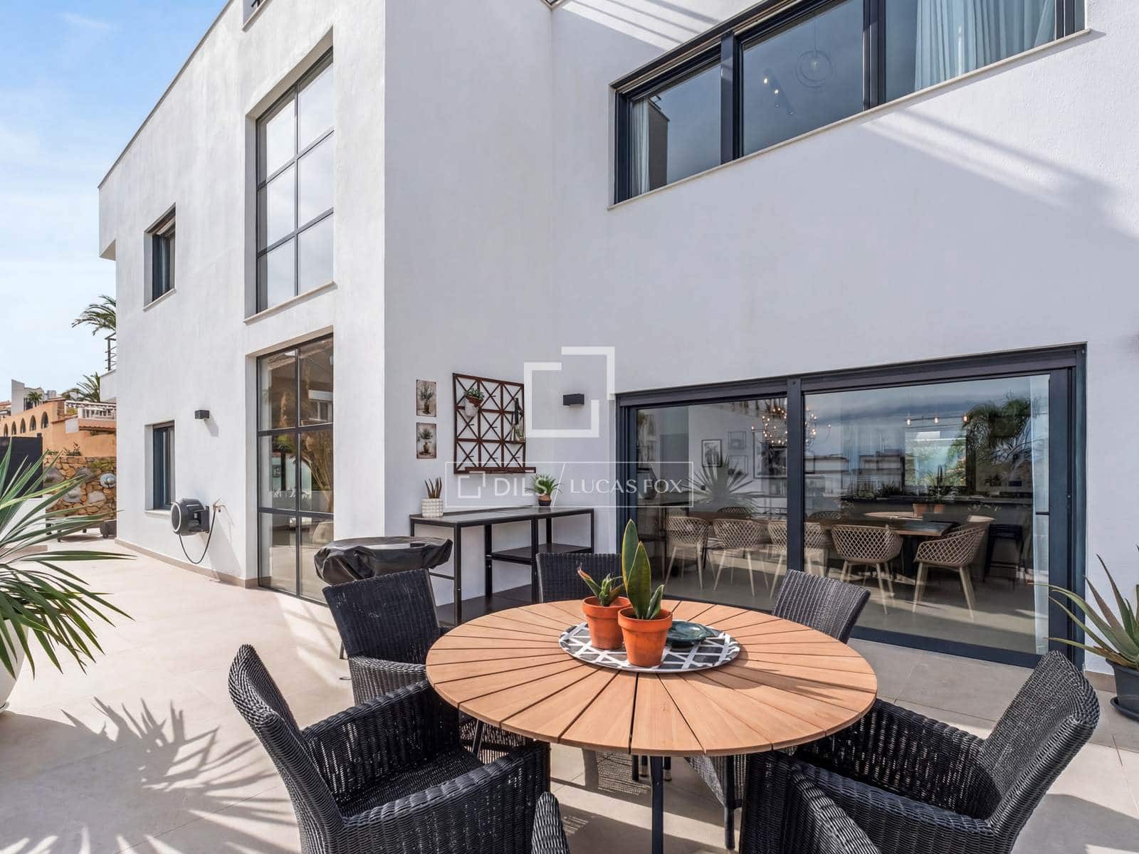 7 slaapkamer Villa te koop in Alicante stad met zwembad garage - € 2.900.000 (Ref: 9529117)