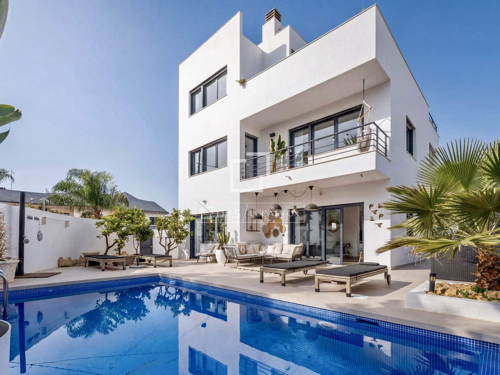 7 slaapkamer Villa te koop in Alicante stad met zwembad garage - € 2.900.000 (Ref: 9529117)