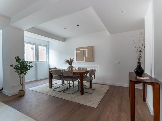2 chambre Appartement à vendre à Cuatro Caminos, Madrid ville - 990 000 € (Ref: 9531973)