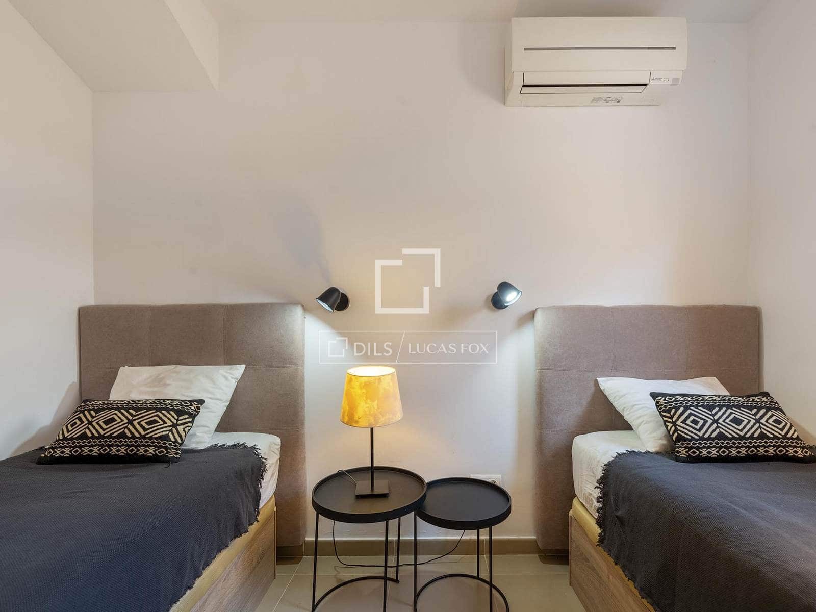 3 soverom Villa til salgs i Cala Moli med svømmebasseng garasje - € 1 150 000 (Ref: 9532616)