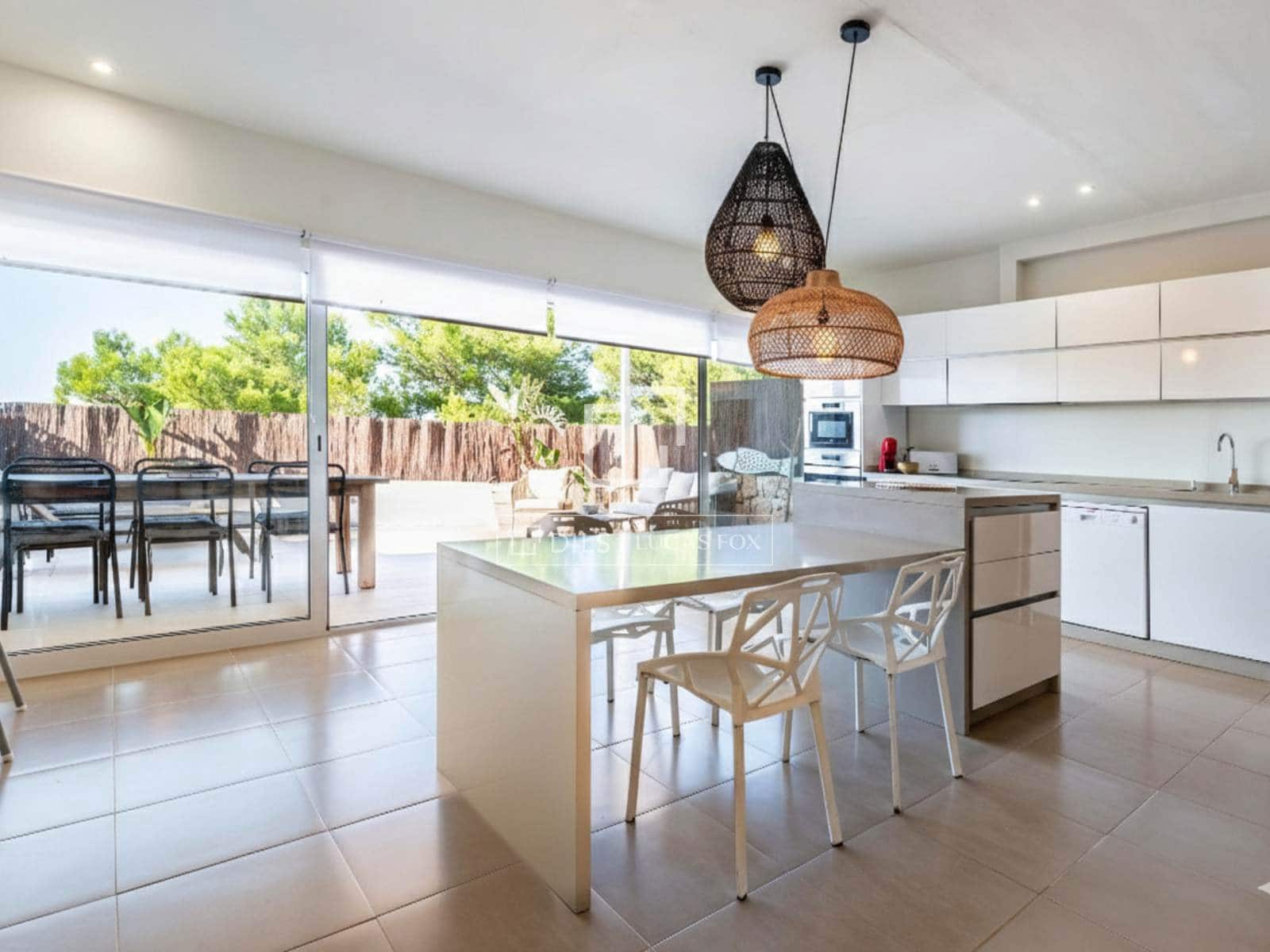 3 soverom Villa til salgs i Cala Moli med svømmebasseng garasje - € 1 150 000 (Ref: 9532616)