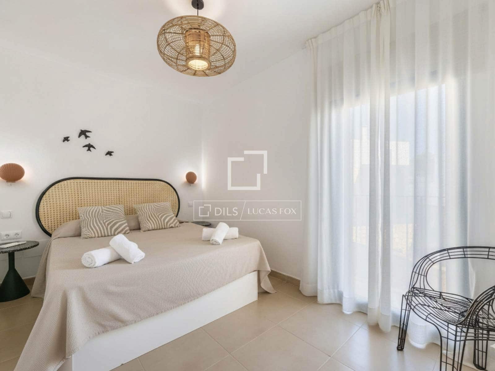 3 soverom Villa til salgs i Cala Moli med svømmebasseng garasje - € 1 150 000 (Ref: 9532616)