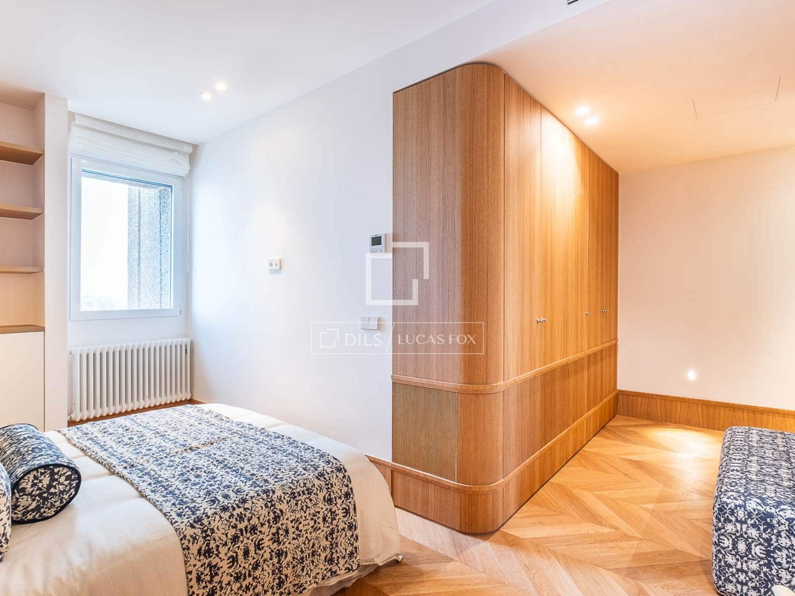 2 slaapkamer Appartement te koop in Madrid stad met garage - € 4.000.000 (Ref: 9532618)