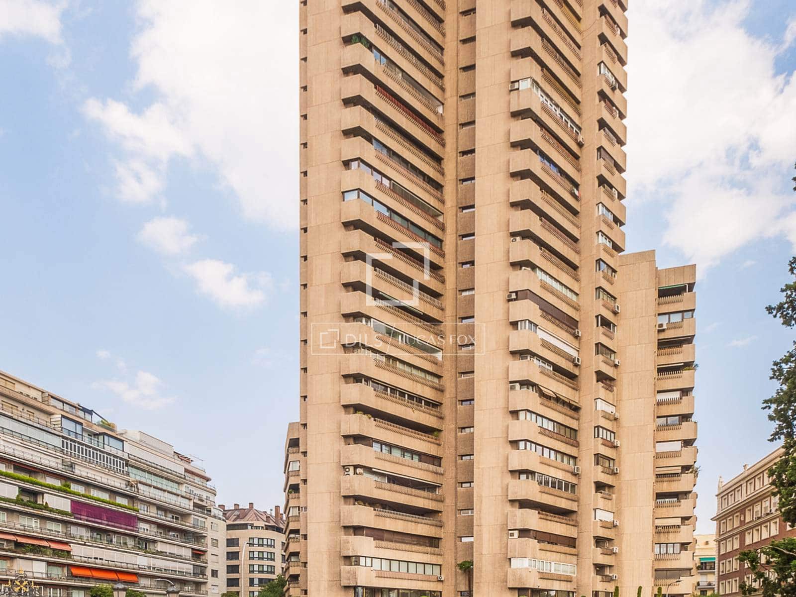 2 slaapkamer Appartement te koop in Madrid stad met garage - € 4.000.000 (Ref: 9532618)