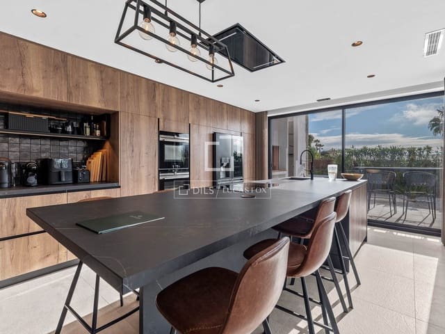 3 makuuhuone Huvila myytävänä paikassa Calpe / Calp mukana uima-altaan 
autotalli - 1 685 000 € (Ref: 9532811)