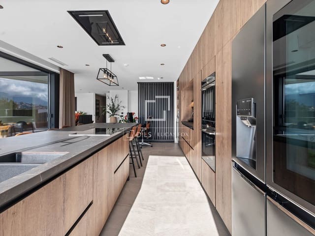 3 makuuhuone Huvila myytävänä paikassa Calpe / Calp mukana uima-altaan 
autotalli - 1 685 000 € (Ref: 9532811)