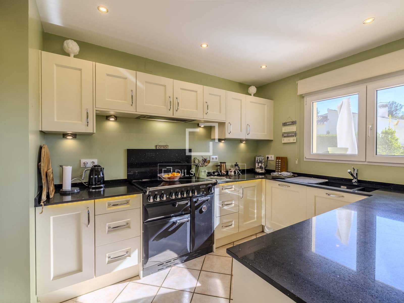 3 slaapkamer Villa te koop in Javea / Xabia met zwembad garage - € 749.000 (Ref: 9534355)