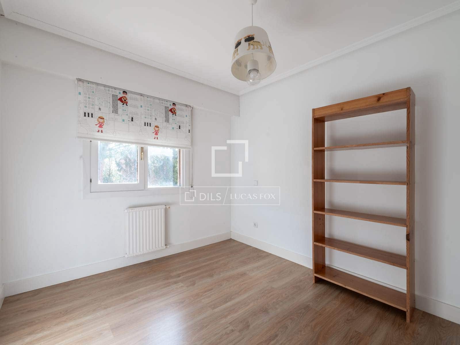 2 bedroom Apartment for sale in Alcobendas with pool - € 850,000 (Ref: 9539032)