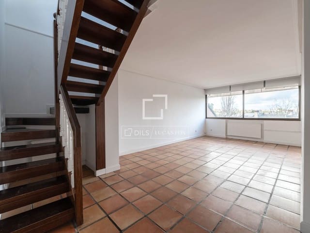 2 bedroom Apartment for sale in Alcobendas with pool - € 850,000 (Ref: 9539032)