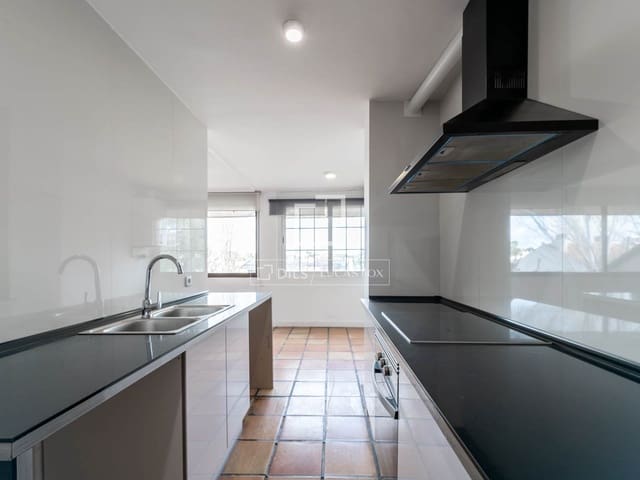 2 bedroom Apartment for sale in Alcobendas with pool - € 850,000 (Ref: 9539032)