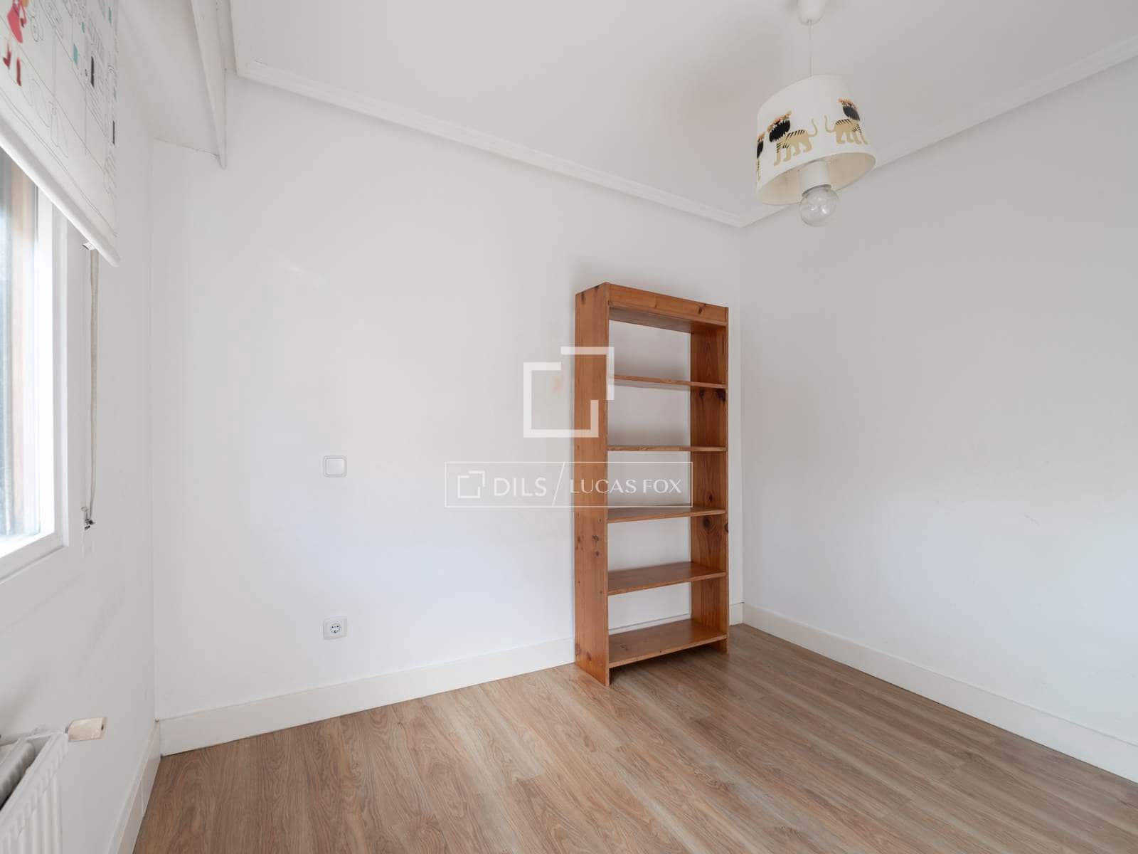 2 bedroom Apartment for sale in Alcobendas with pool - € 850,000 (Ref: 9539032)