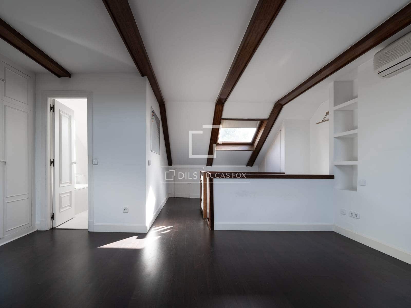 2 bedroom Apartment for sale in Alcobendas with pool - € 850,000 (Ref: 9539032)