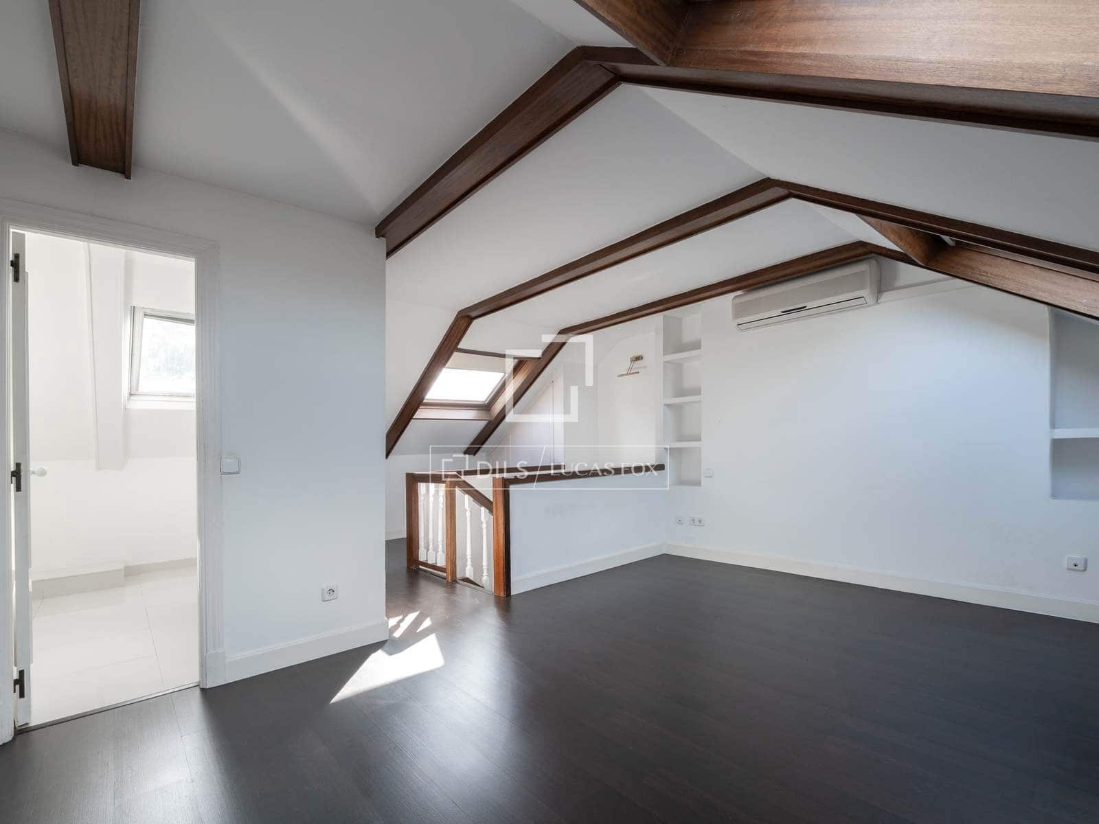 2 bedroom Apartment for sale in Alcobendas with pool - € 850,000 (Ref: 9539032)