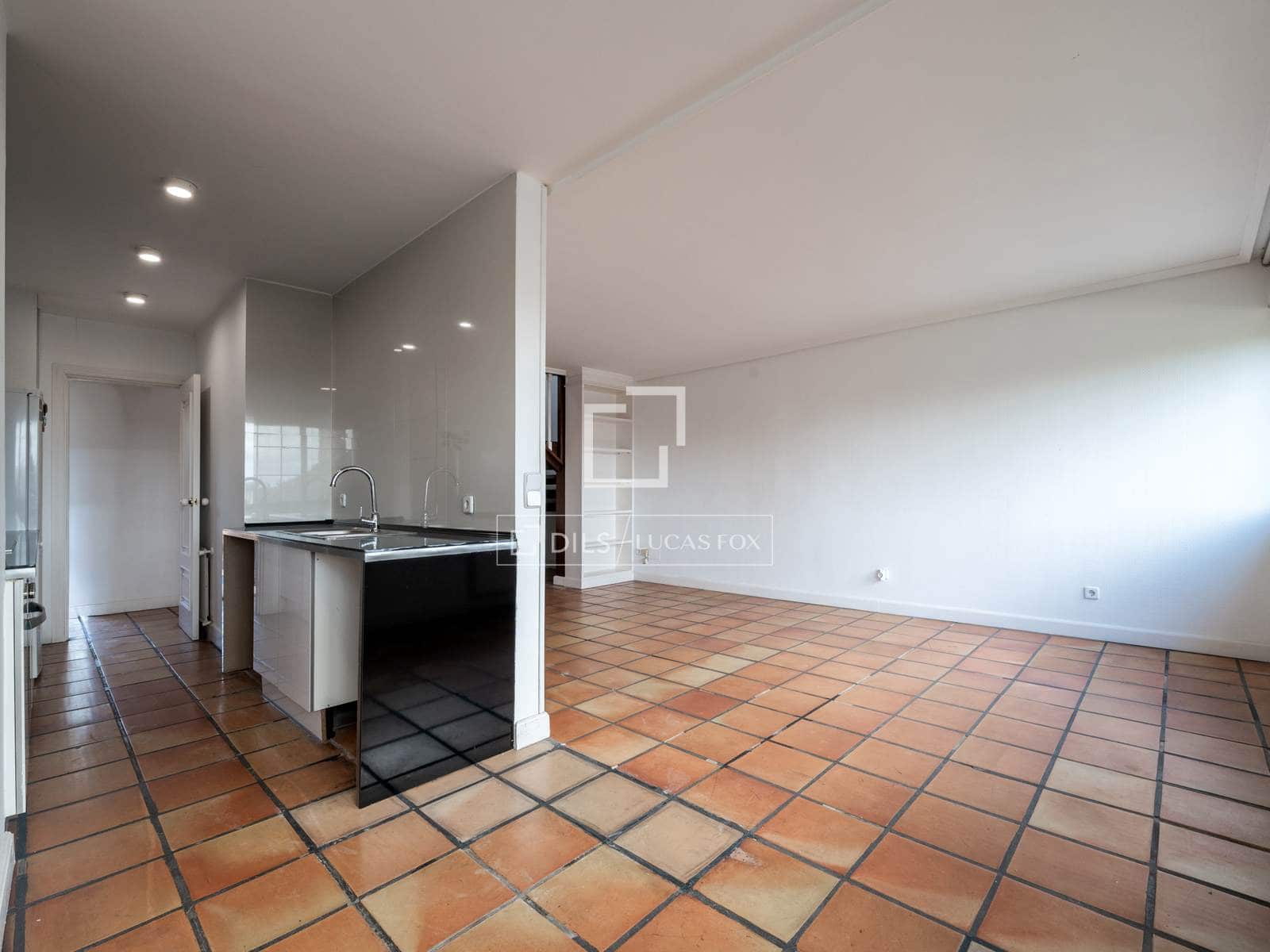 2 bedroom Apartment for sale in Alcobendas with pool - € 850,000 (Ref: 9539032)