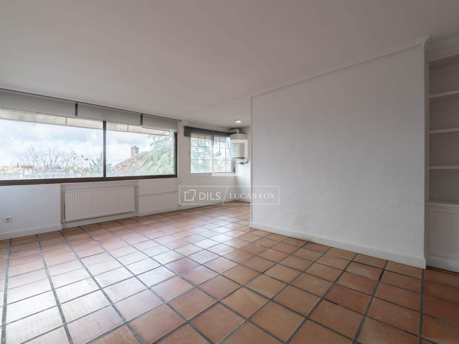 2 bedroom Apartment for sale in Alcobendas with pool - € 850,000 (Ref: 9539032)