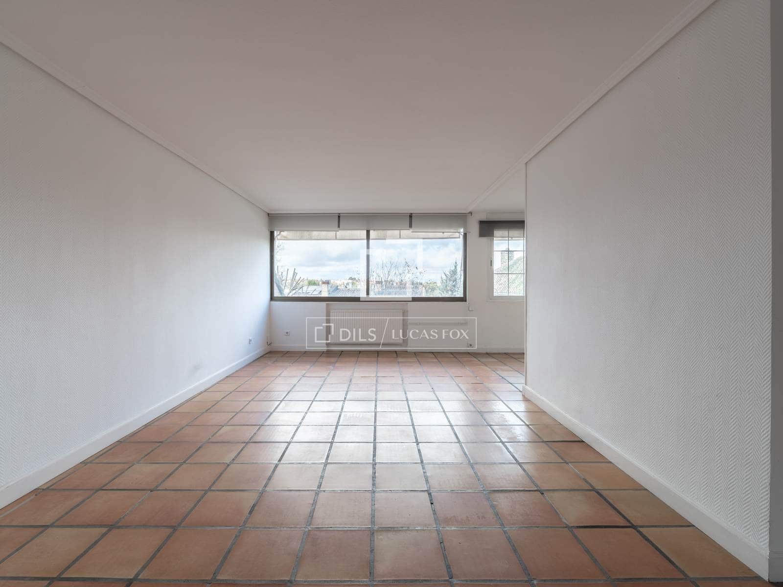 2 bedroom Apartment for sale in Alcobendas with pool - € 850,000 (Ref: 9539032)