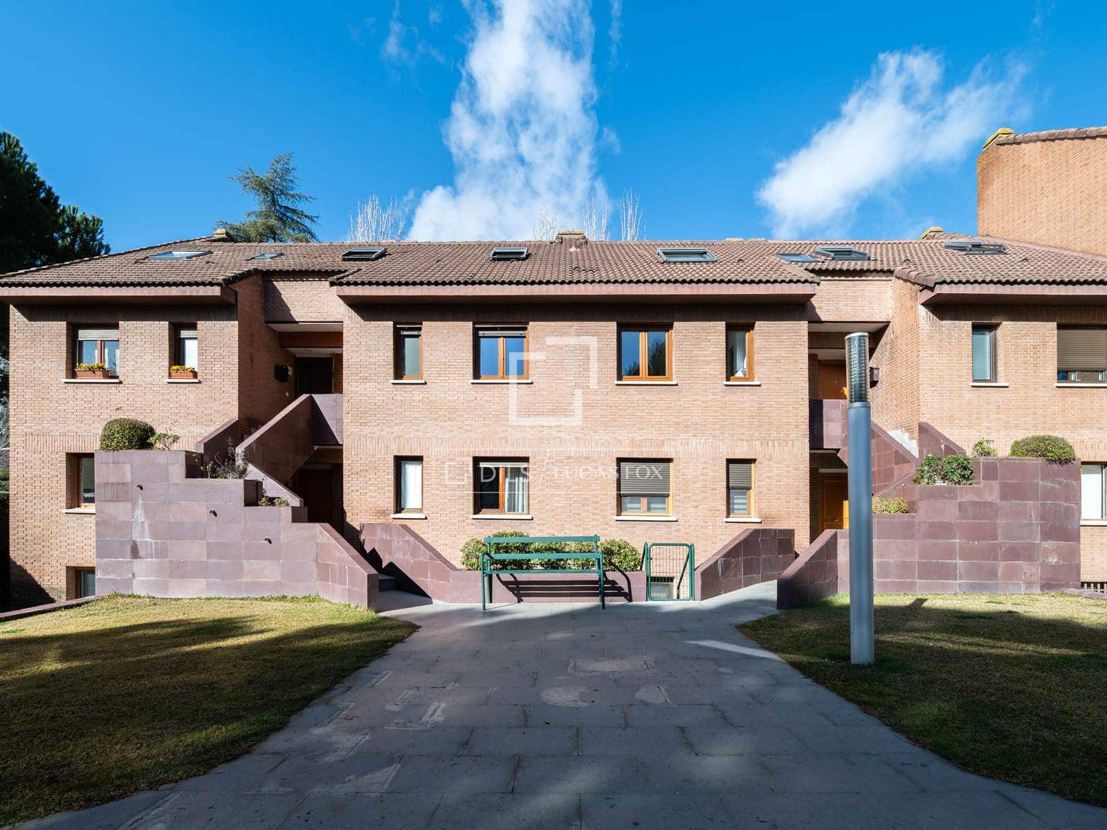 2 bedroom Apartment for sale in Alcobendas with pool - € 850,000 (Ref: 9539032)