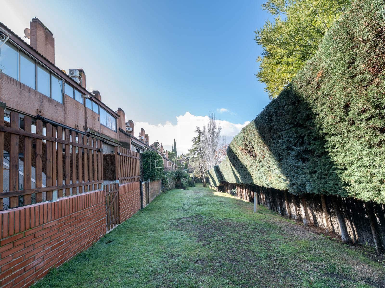 2 bedroom Apartment for sale in Alcobendas with pool - € 850,000 (Ref: 9539032)