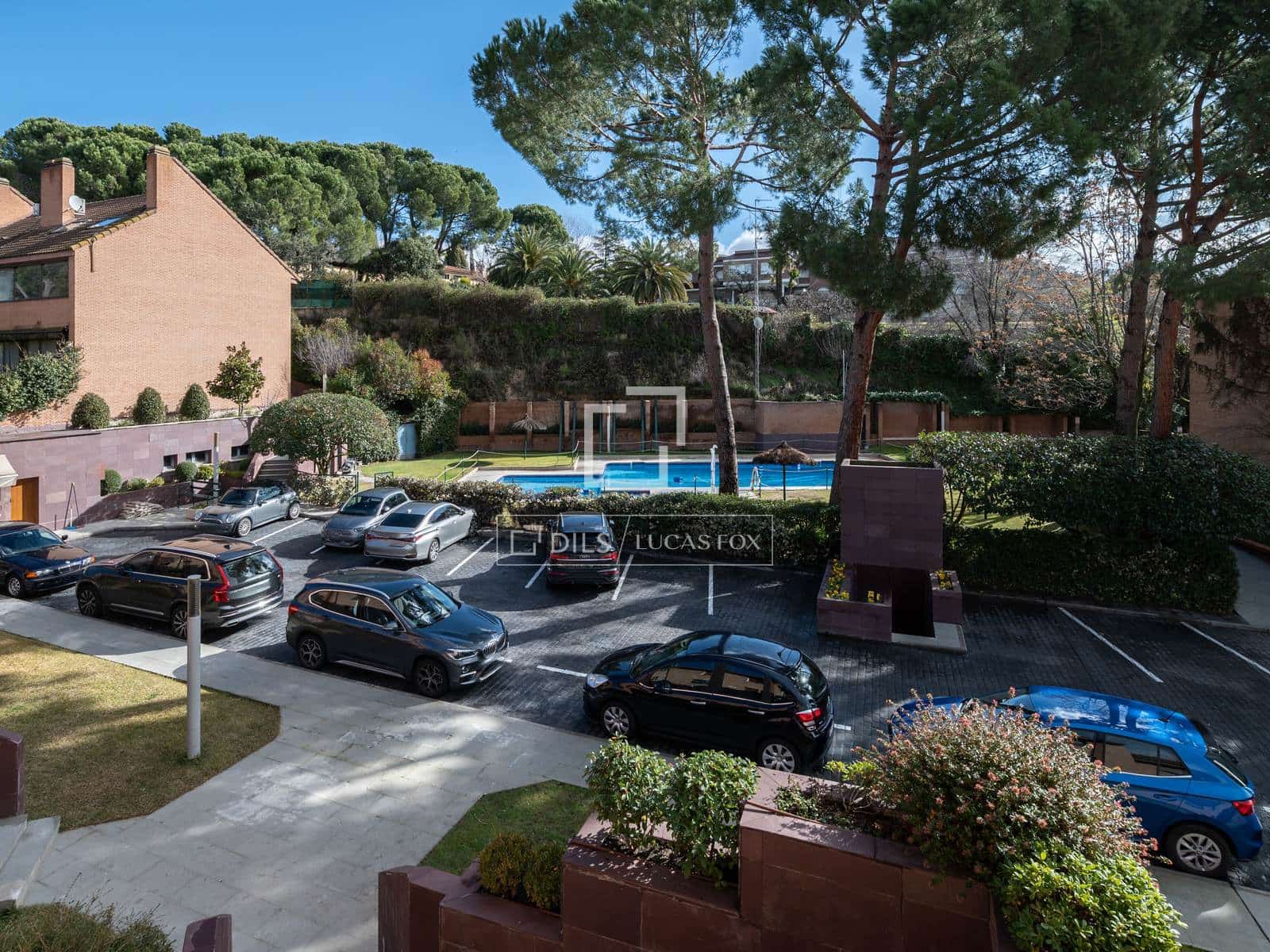 2 bedroom Apartment for sale in Alcobendas with pool - € 850,000 (Ref: 9539032)