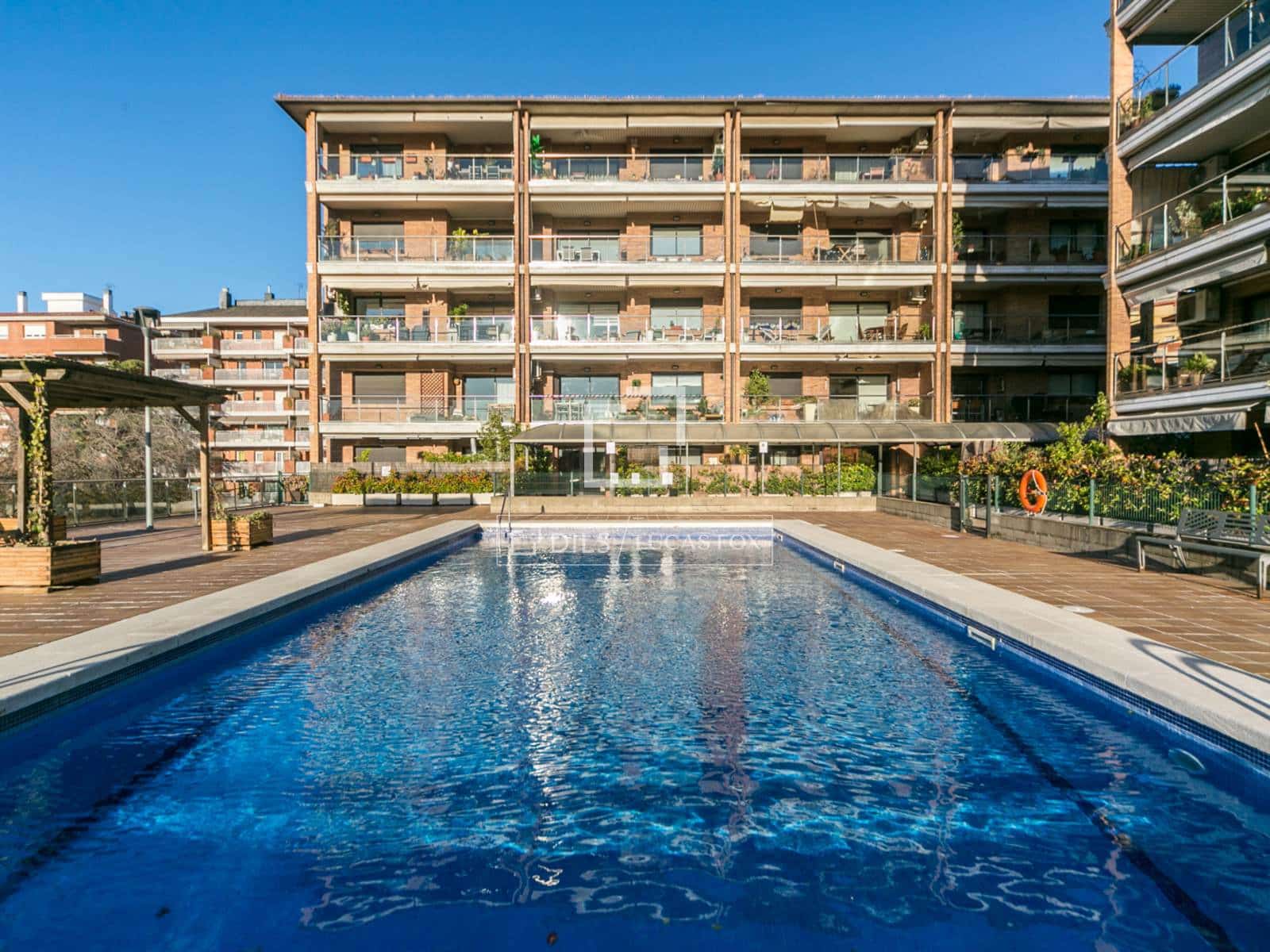 4 makuuhuone Huoneisto myytävänä paikassa Sant Cugat del Valles mukana uima-altaan - 780 000 € (Ref: 9539518)
