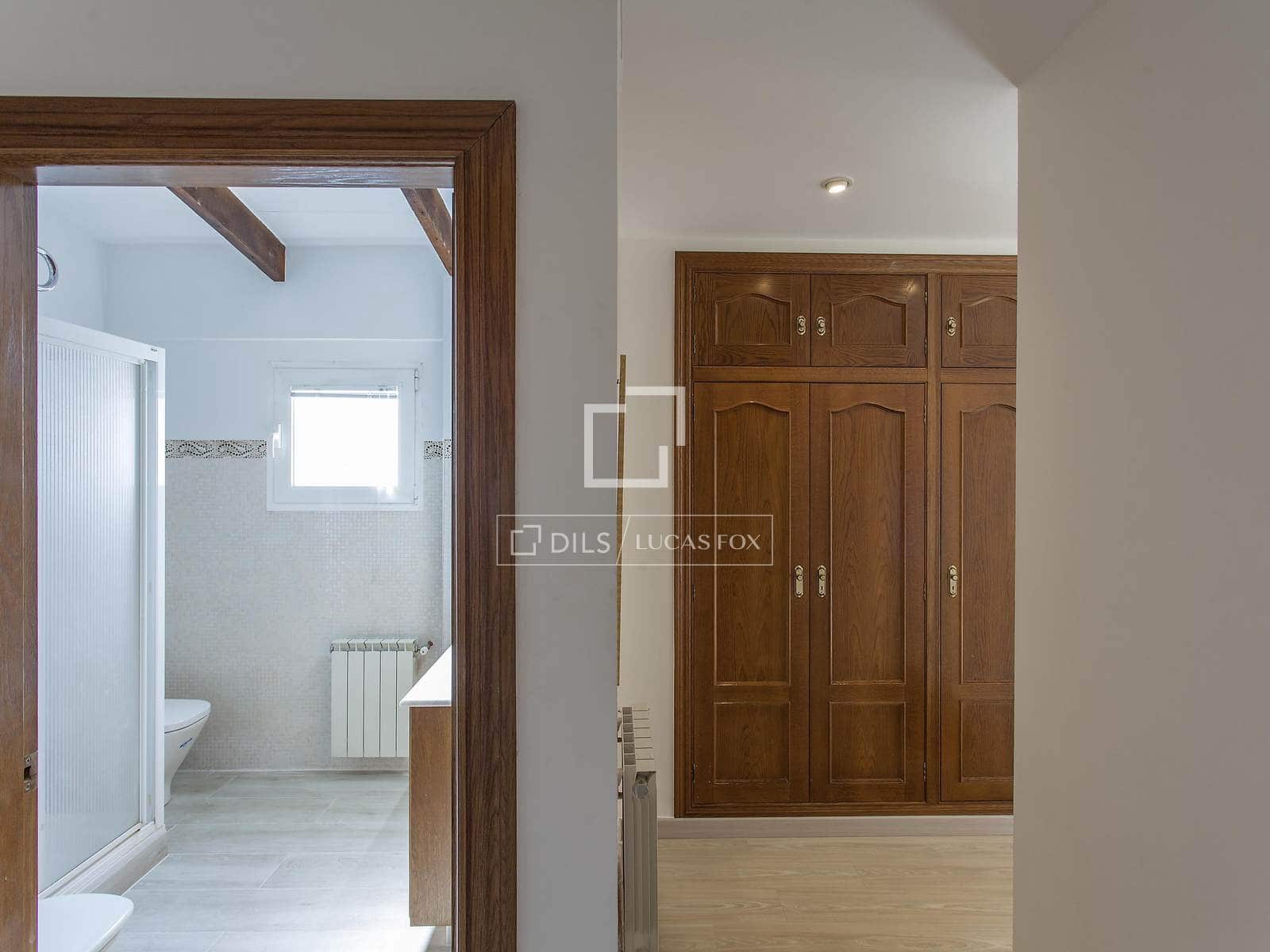 Penthouse de 2 chambres à louer à Valence ville - 3 500 € (Ref: 9539735)