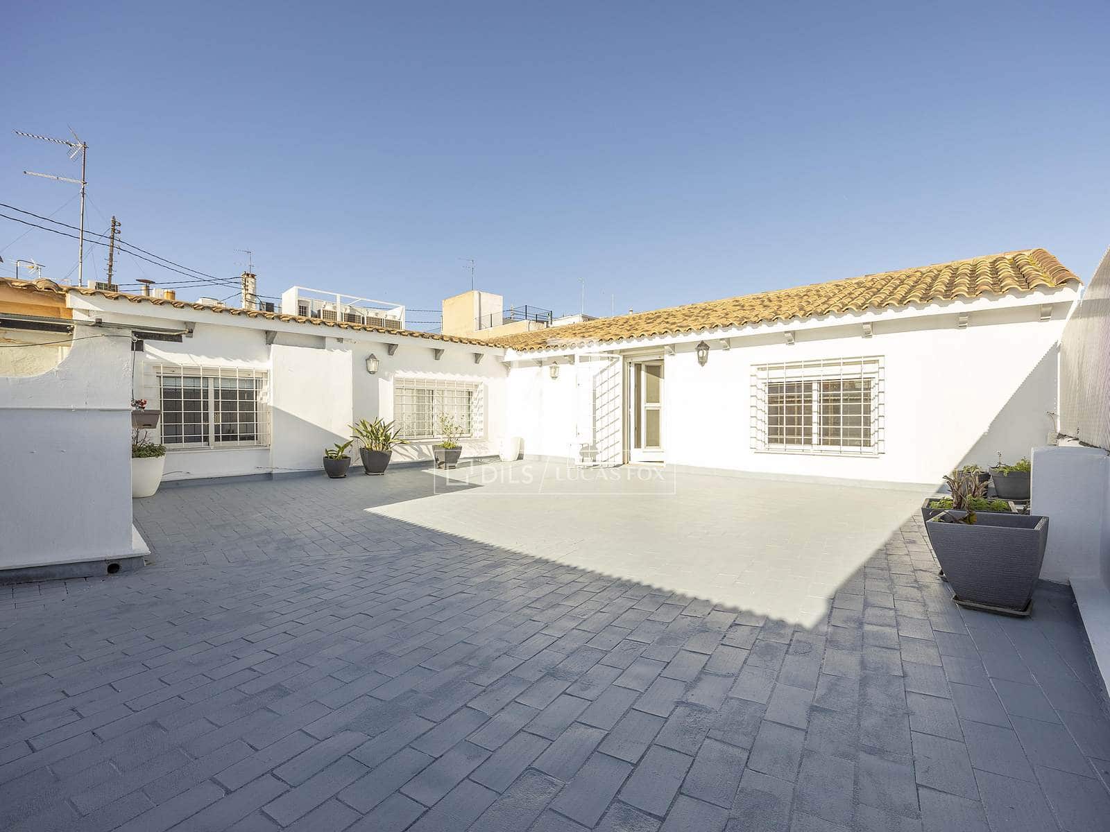 Penthouse de 2 chambres à louer à Valence ville - 3 500 € (Ref: 9539735)