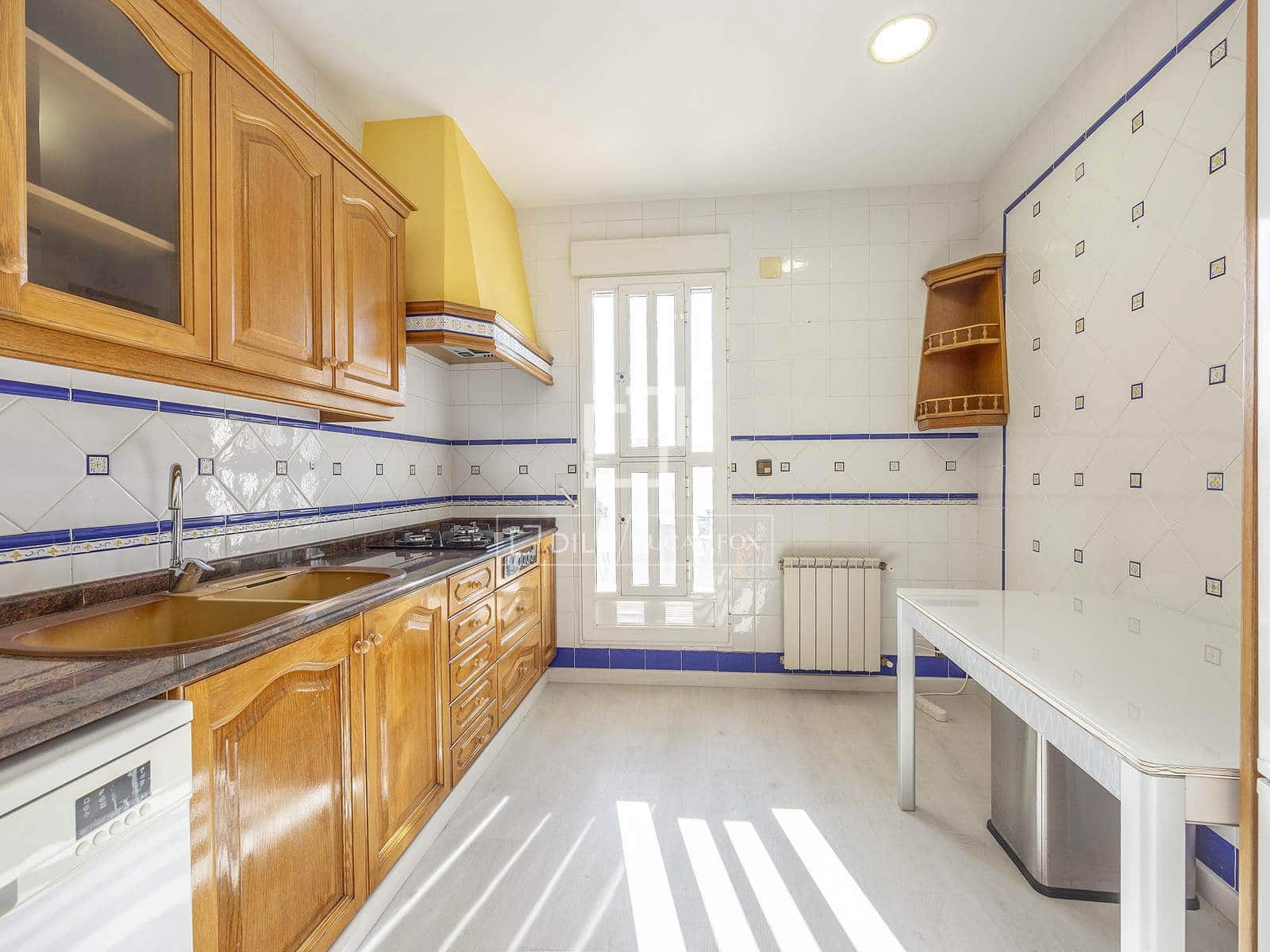 Penthouse de 2 chambres à louer à Valence ville - 3 500 € (Ref: 9539735)