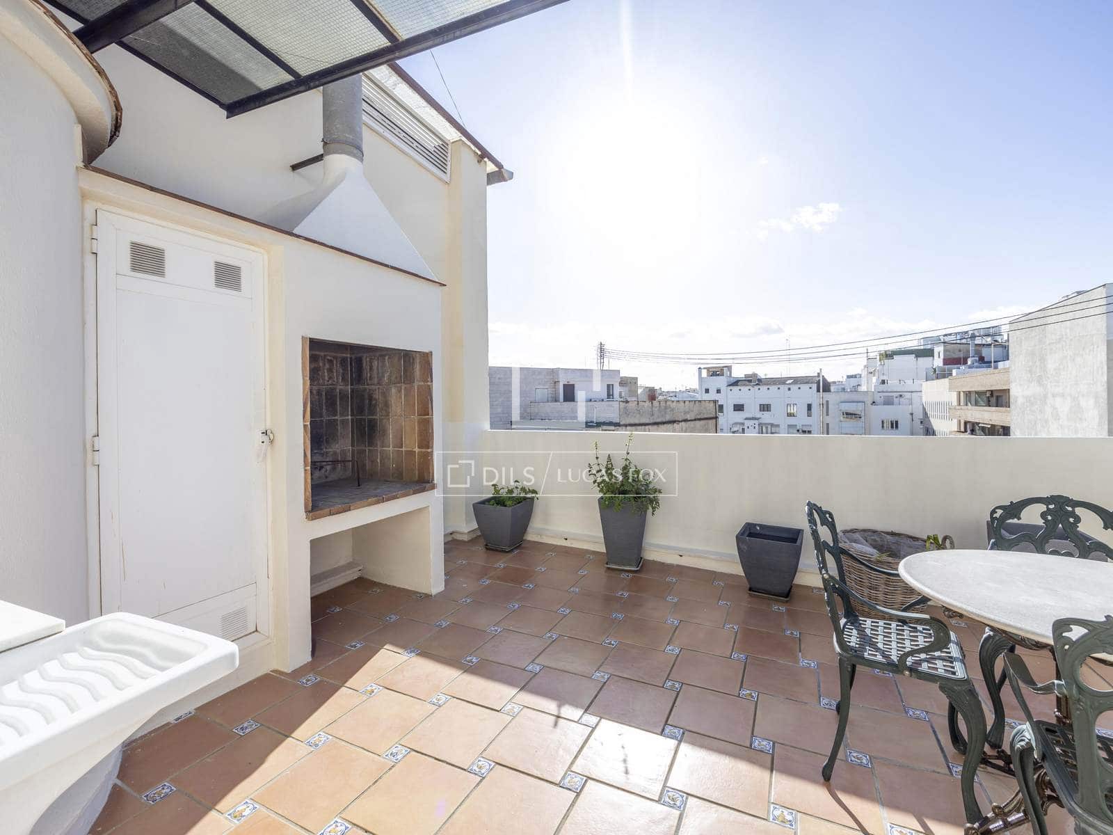 Penthouse de 2 chambres à louer à Valence ville - 3 500 € (Ref: 9539735)