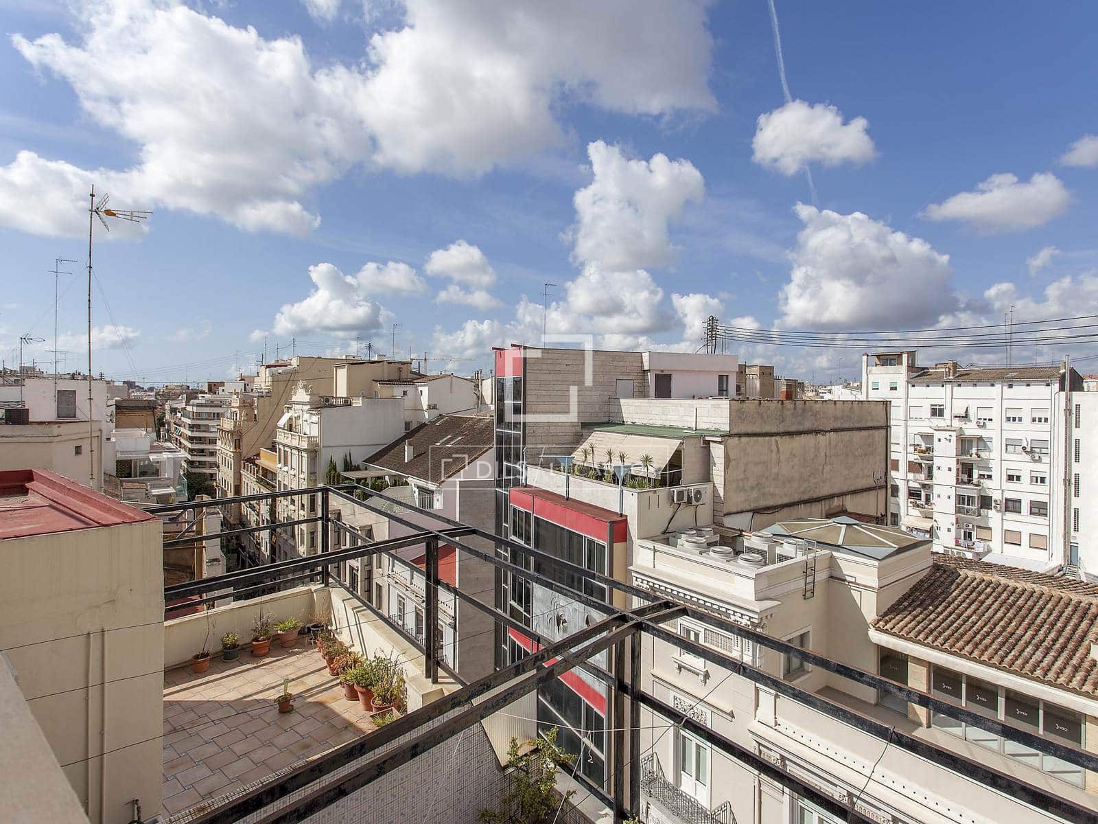 Penthouse de 2 chambres à louer à Valence ville - 3 500 € (Ref: 9539735)