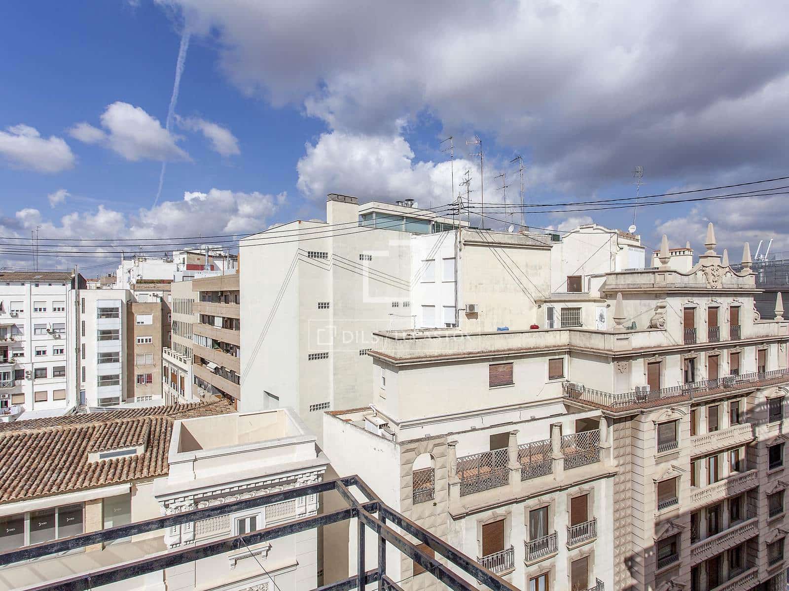 Penthouse de 2 chambres à louer à Valence ville - 3 500 € (Ref: 9539735)