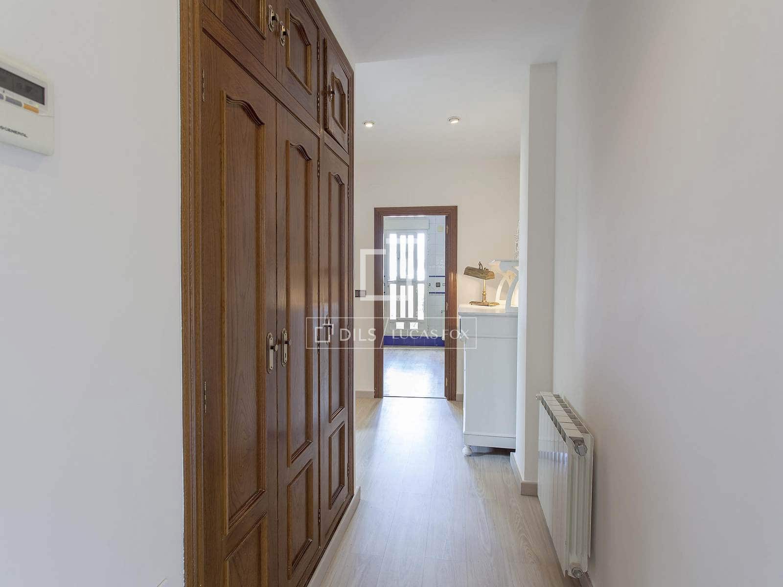 Penthouse de 2 chambres à louer à Valence ville - 3 500 € (Ref: 9539735)