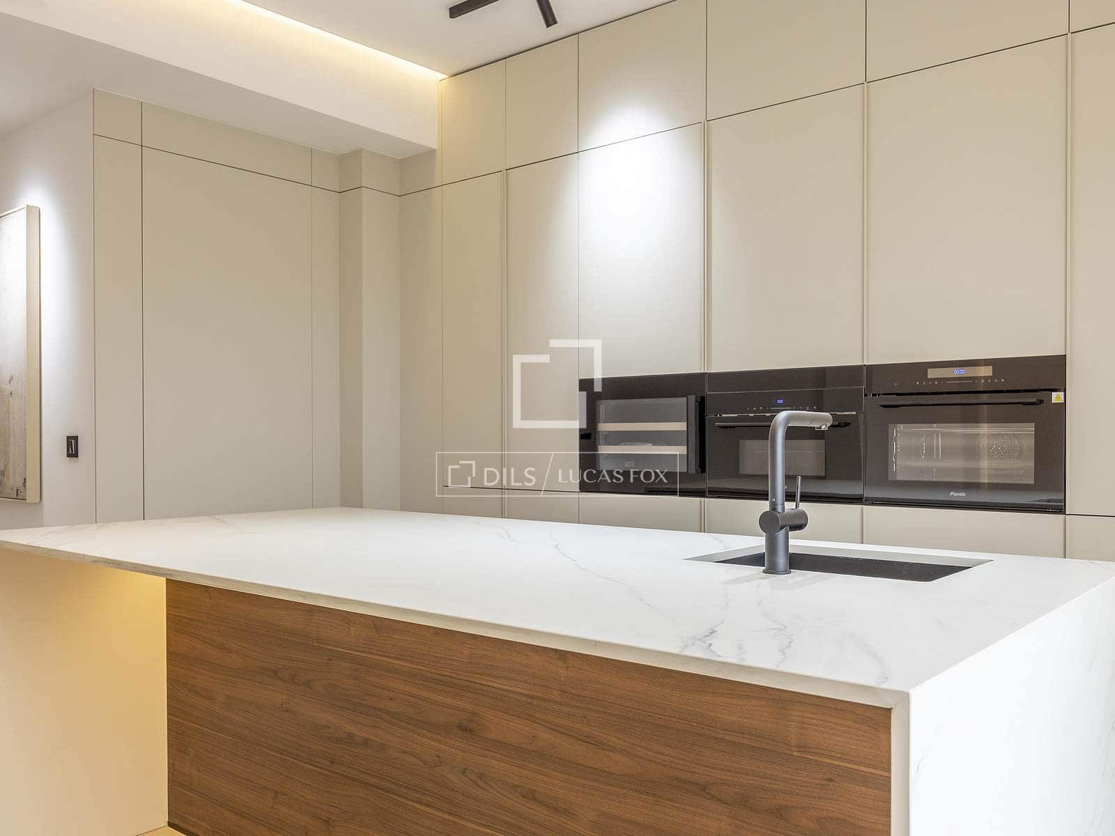 4 soveværelse Lejlighed til salg i Valencia by - € 1.249.000 (Ref: 9540732)