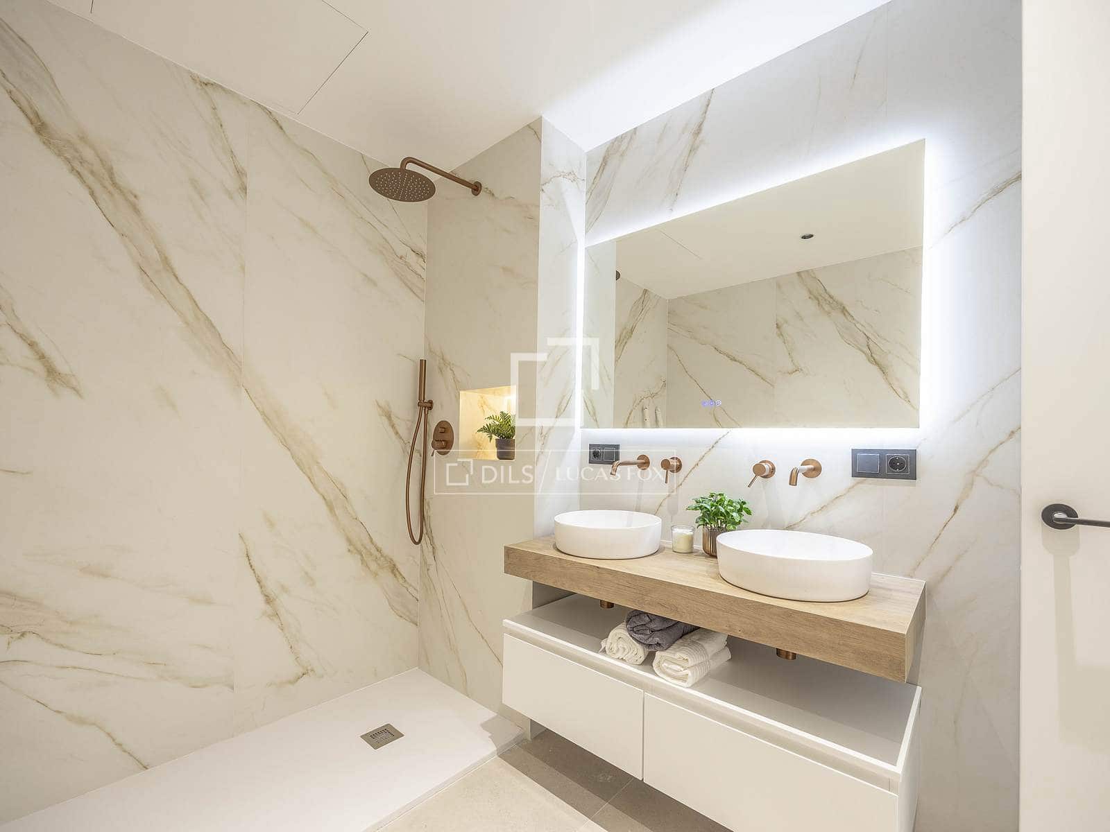 4 soveværelse Lejlighed til salg i Valencia by - € 1.249.000 (Ref: 9540732)