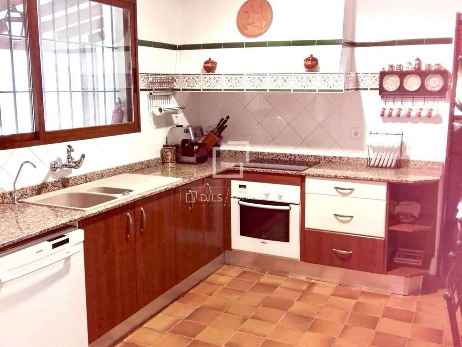 6 soveværelse Villa til salg i Albacete by med swimmingpool - € 730.000 (Ref: 9542470)