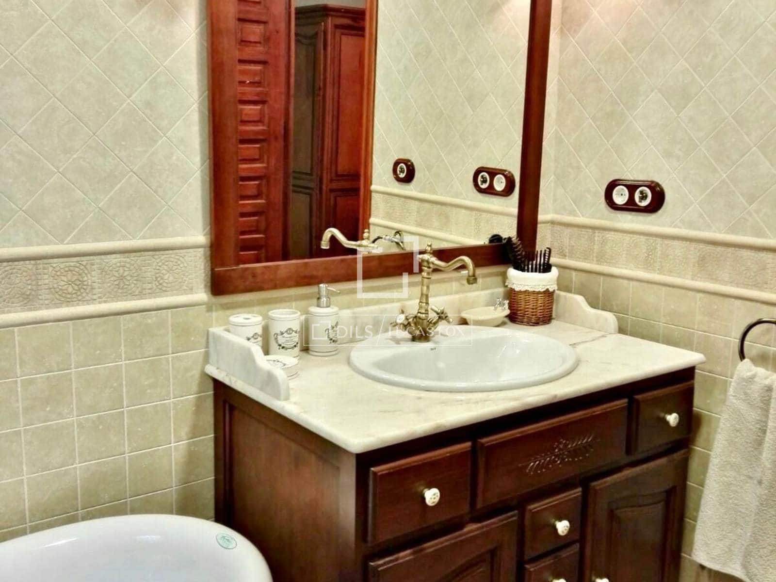 6 soveværelse Villa til salg i Albacete by med swimmingpool - € 730.000 (Ref: 9542470)