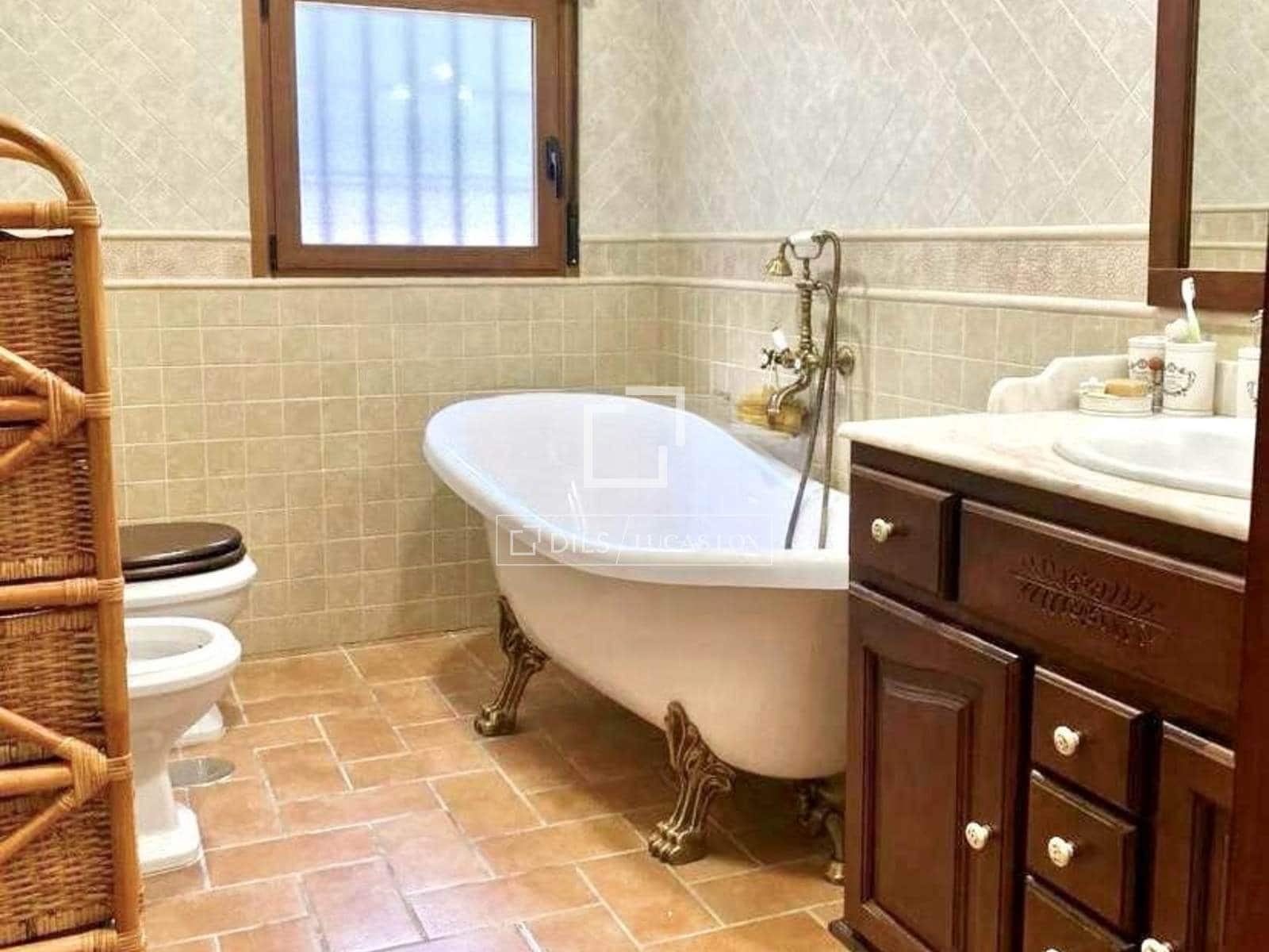 6 soveværelse Villa til salg i Albacete by med swimmingpool - € 730.000 (Ref: 9542470)