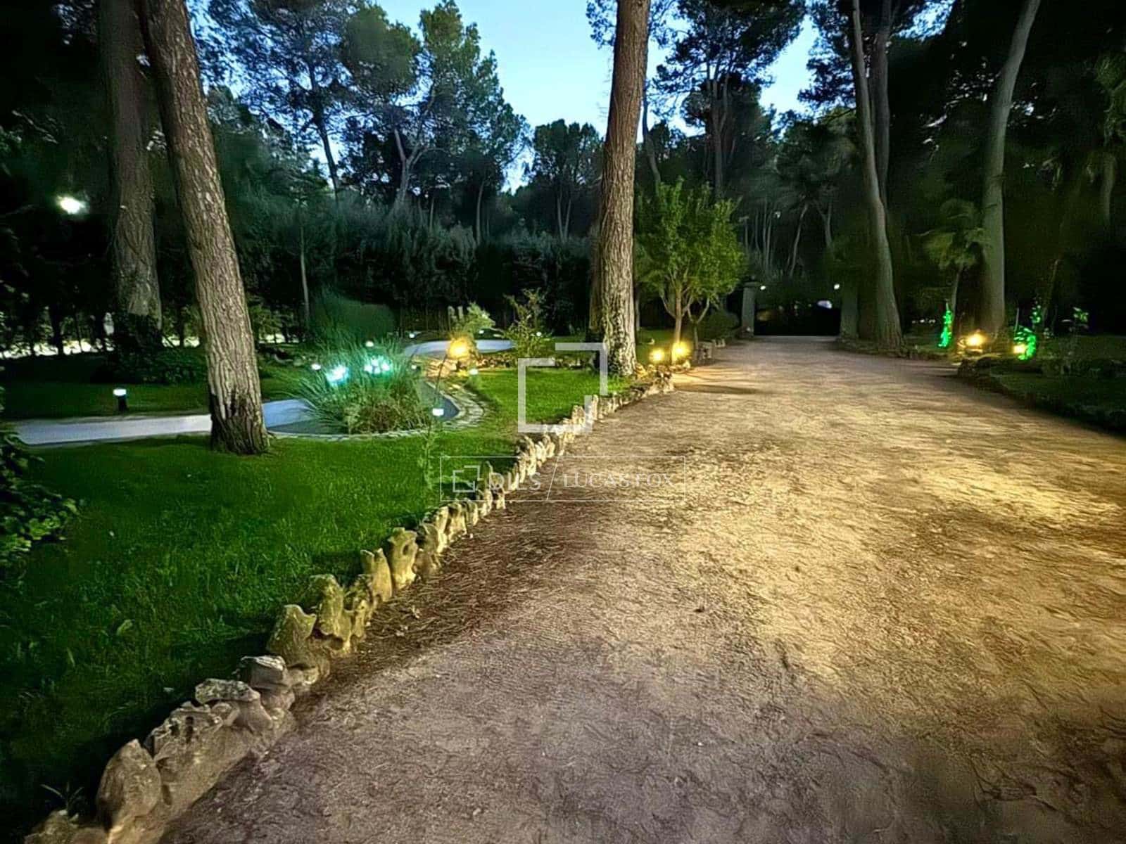 6 soveværelse Villa til salg i Albacete by med swimmingpool - € 730.000 (Ref: 9542470)