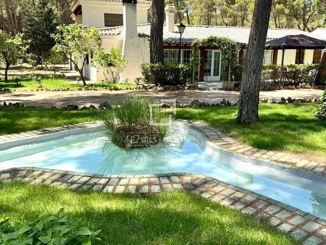 6 soveværelse Villa til salg i Albacete by med swimmingpool - € 730.000 (Ref: 9542470)